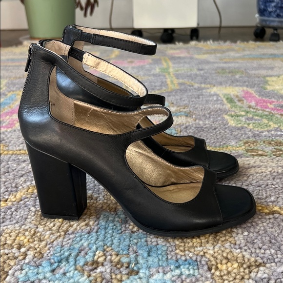 Seychelles Radical Black Leather Pump sandals. Size 8 - Picture 3 of 10